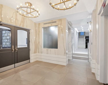 226 East 70th Street - Photo Thumbnail 4