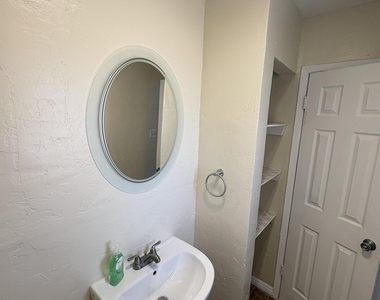 10309 Shoshone Street - Photo Thumbnail 18