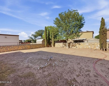 2108 Setting Sun Drive - Photo Thumbnail 32
