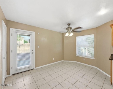2108 Setting Sun Drive - Photo Thumbnail 16