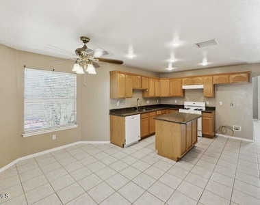 2108 Setting Sun Drive - Photo Thumbnail 15