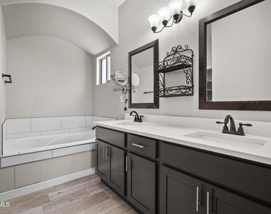 13440 Emerald Ranch Lane - Photo Thumbnail 10