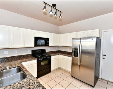 5810 Redstone Mesa Court - Photo Thumbnail 14