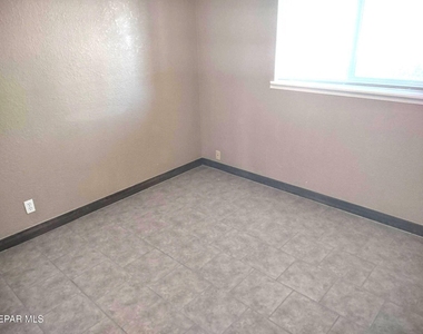 8724 Polaris Street - Photo Thumbnail 15