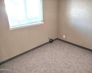 8724 Polaris Street - Photo Thumbnail 16