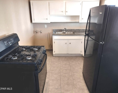 8724 Polaris Street - Photo Thumbnail 6