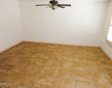 2809 Tag Rock Place - Photo Thumbnail 3