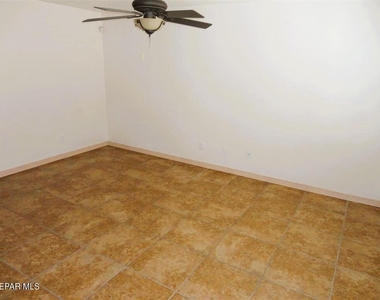 2809 Tag Rock Place - Photo Thumbnail 2