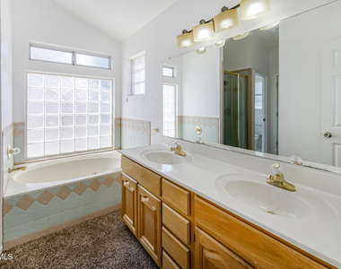908 Los Pinos Way - Photo Thumbnail 18