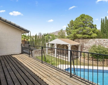 908 Los Pinos Way - Photo Thumbnail 24