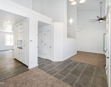 908 Los Pinos Way - Photo Thumbnail 5