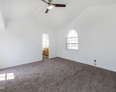 908 Los Pinos Way - Photo Thumbnail 17