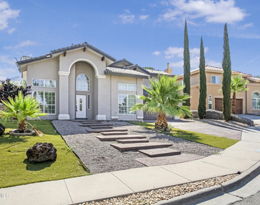 908 Los Pinos Way - Photo Thumbnail 2