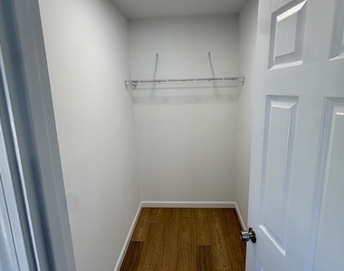 205 Shaw Street - Photo Thumbnail 7