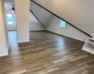 53-55 Davis Avenue - Photo Thumbnail 11