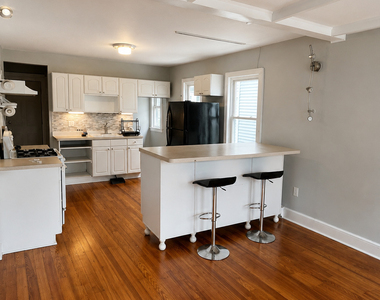 53-55 Davis Avenue - Photo Thumbnail 3