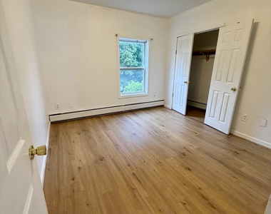 40 Lincoln Avenue - Photo Thumbnail 8