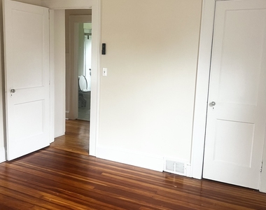 243 Henry Avenue - Photo Thumbnail 8