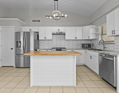 10039 Paloma Drive - Photo Thumbnail 12