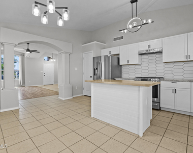 10039 Paloma Drive - Photo Thumbnail 10