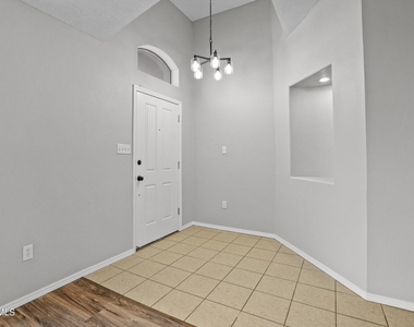 10039 Paloma Drive - Photo Thumbnail 4