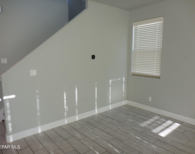 2245 Rocky Terrace Place - Photo Thumbnail 9