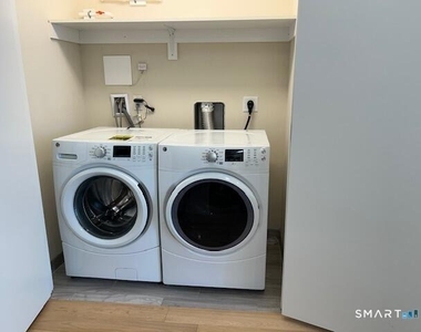 401 Atlantic Street - Photo Thumbnail 11