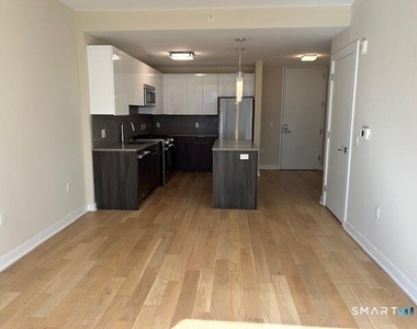401 Atlantic Street - Photo Thumbnail 9