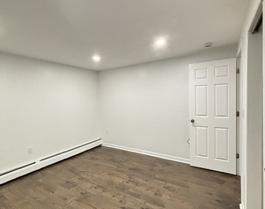 1387 Quinnipiac Avenue - Photo Thumbnail 13
