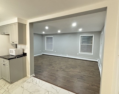 1387 Quinnipiac Avenue - Photo Thumbnail 1