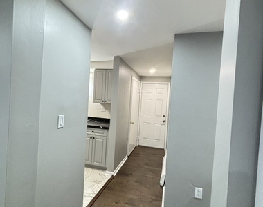 1387 Quinnipiac Avenue - Photo Thumbnail 6