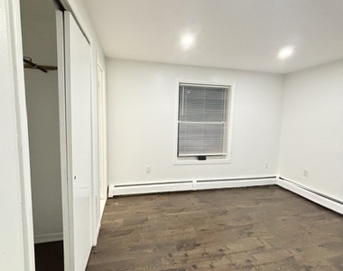 1387 Quinnipiac Avenue - Photo Thumbnail 9