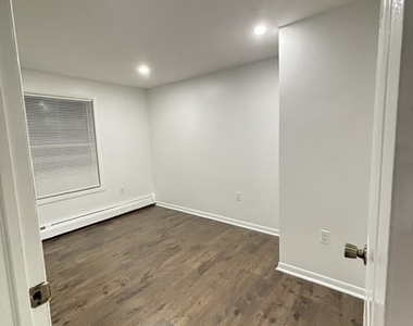 1387 Quinnipiac Avenue - Photo Thumbnail 15