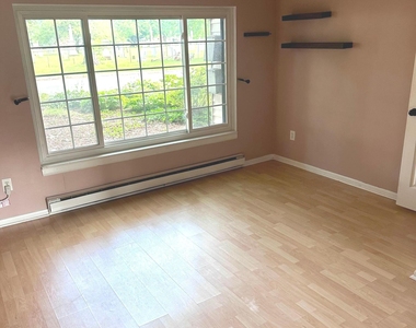 183 Loomis Drive - Photo Thumbnail 11