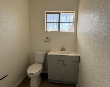 4900 Debeers Drive - Photo Thumbnail 18