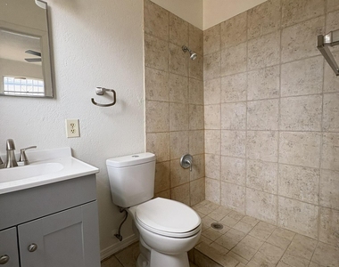 4900 Debeers Drive - Photo Thumbnail 11