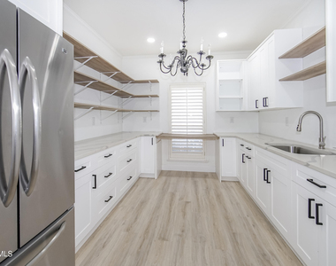 918 Bellacumbre Drive - Photo Thumbnail 23