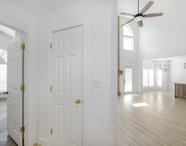 918 Bellacumbre Drive - Photo Thumbnail 8