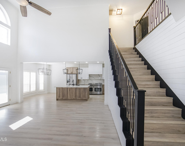 918 Bellacumbre Drive - Photo Thumbnail 16
