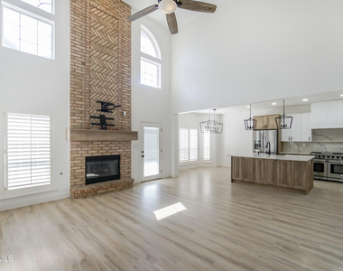 918 Bellacumbre Drive - Photo Thumbnail 17