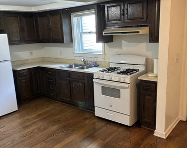 28 Comstock Street - Photo Thumbnail 7