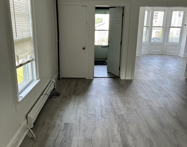 28 Comstock Street - Photo Thumbnail 5
