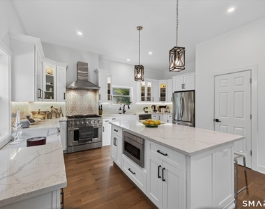 6 Abbotts Lane - Photo Thumbnail 7