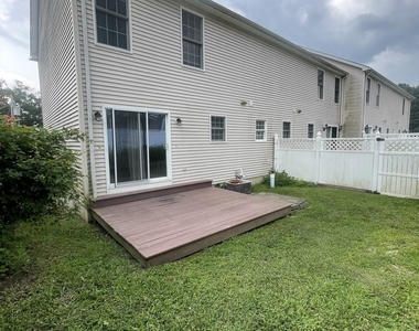 220 Castle Avenue - Photo Thumbnail 9