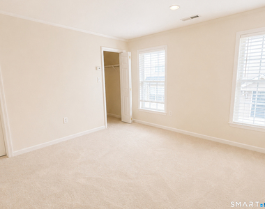 220 Castle Avenue - Photo Thumbnail 6