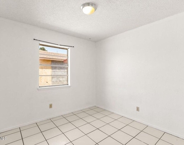 11701 Henry Phipps Drive - Photo Thumbnail 14