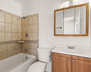 11701 Henry Phipps Drive - Photo Thumbnail 10