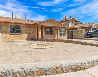 11701 Henry Phipps Drive - Photo Thumbnail 1