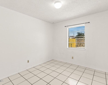 11701 Henry Phipps Drive - Photo Thumbnail 17