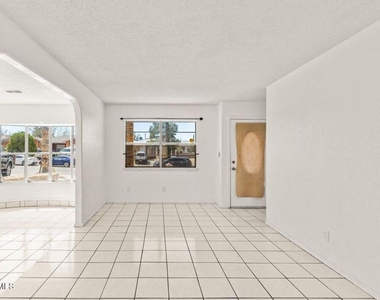 11701 Henry Phipps Drive - Photo Thumbnail 6